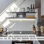 Have-a-nice-stay - Helles Dachgeschoss, U-bahn Nach Hamburg 400m - Baecker & Restaurants 500m - Lidl 800m - Zentrum 1,5km *