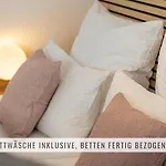 Have-a-nice-stay - Helles Dachgeschoss, U-bahn Nach Hamburg 400m - Baecker & Restaurants 500m - Lidl 800m - Zentrum 1,5km * Ahrensburg