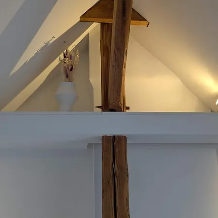 Have-a-nice-stay - Helles Dachgeschoss, U-bahn Nach Hamburg 400m - Baecker & Restaurants 500m - Lidl 800m - Zentrum 1,5km *