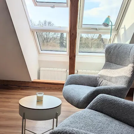 Have-a-nice-stay - Helles Dachgeschoss, U-bahn Nach Hamburg 400m - Baecker & Restaurants 500m - Lidl 800m - Zentrum 1,5km * Ahrensburg