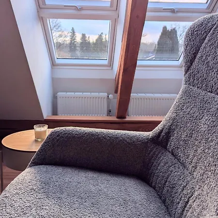 Have-a-nice-stay - Helles Dachgeschoss, U-bahn Nach Hamburg 400m - Baecker & Restaurants 500m - Lidl 800m - Zentrum 1,5km Ahrensburg