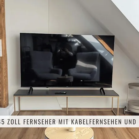 Have-a-nice-stay - Helles Dachgeschoss, U-bahn Nach Hamburg 400m - Baecker & Restaurants 500m - Lidl 800m - Zentrum 1,5km